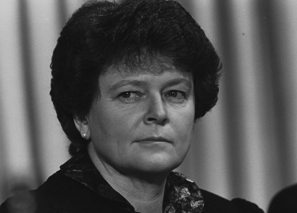 Brundtland-kommisjonens rapport er sentral i debatten om rettslige sider ved forvaltningen av Oljefondet. Her er Gro Harlem Brundtland fotografert i 1989 (foto: World Economic Forum/Wikimedia Commons. CC: by-sa)