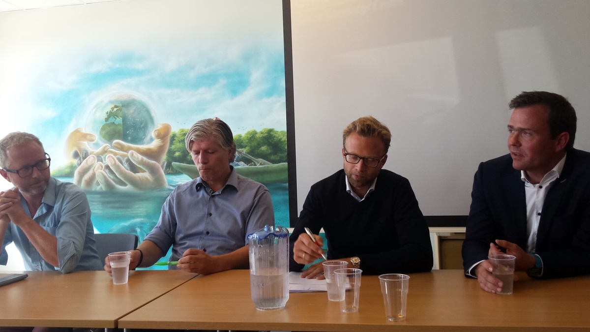 Paneldebatt under Arendalsuka. F.v. Bård Vegar Solhjell (SV), Ola Elvestuen (V), Nikolai Astrup (H), Marius Holm, leder i Zero. (foto: Klimapartnere)